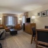 Holiday Inn Saratoga Springs-living room