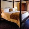 The Inn at Saratoga- bed