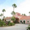 La Fuente Inn &amp; Suites- entrance