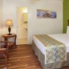 Pacific Marina Inn-bed