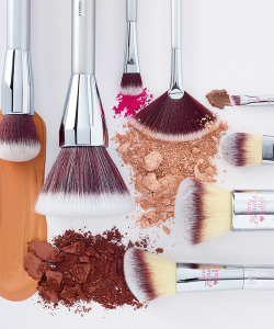 Blush On brushes in Alaska