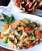 family thai cuisine silverdale-drunken noodles