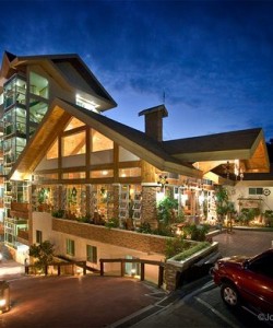 ridgewood-hotel-by-night
