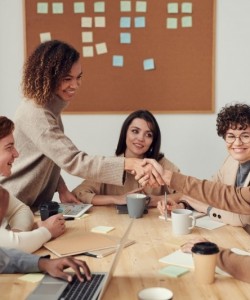 Communication in Everett, Washington