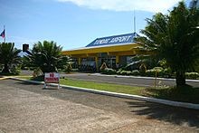 Aeroporto_di_Tandag_esterno