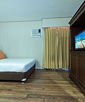 Court Meridian Hotel &amp; Suites