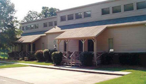 Hiawatha Manor West at Lake Tansi