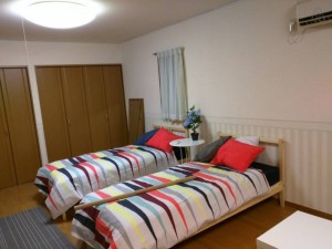 Room22, 2 single beds.