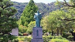 Kikko Park- statue