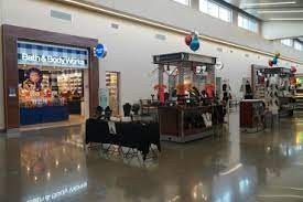 Mini Mall &amp; Class Six- Joint Base Lewis McChord-bath and body works