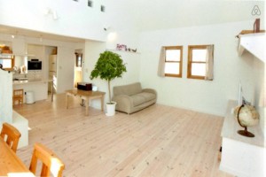 5min to Kamakura.アイランドキッチンとホームシアター