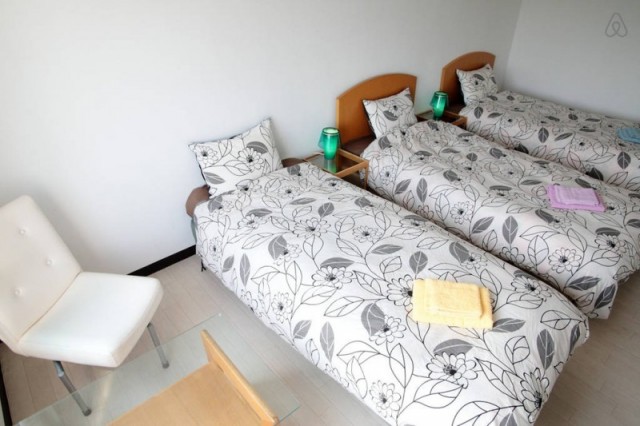 309 Osaka-castle, along the river