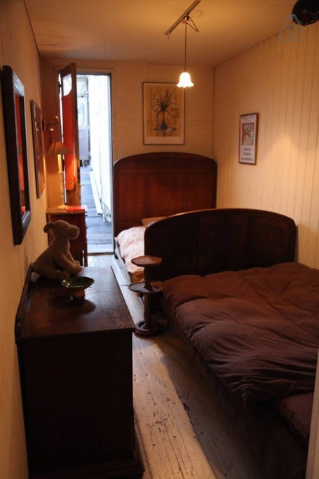 Home-stays in artistic studio