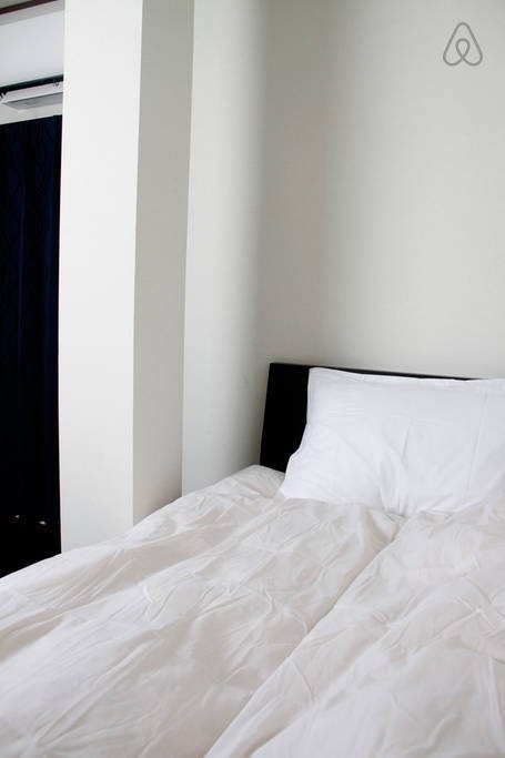 33For traveling alone!simple room